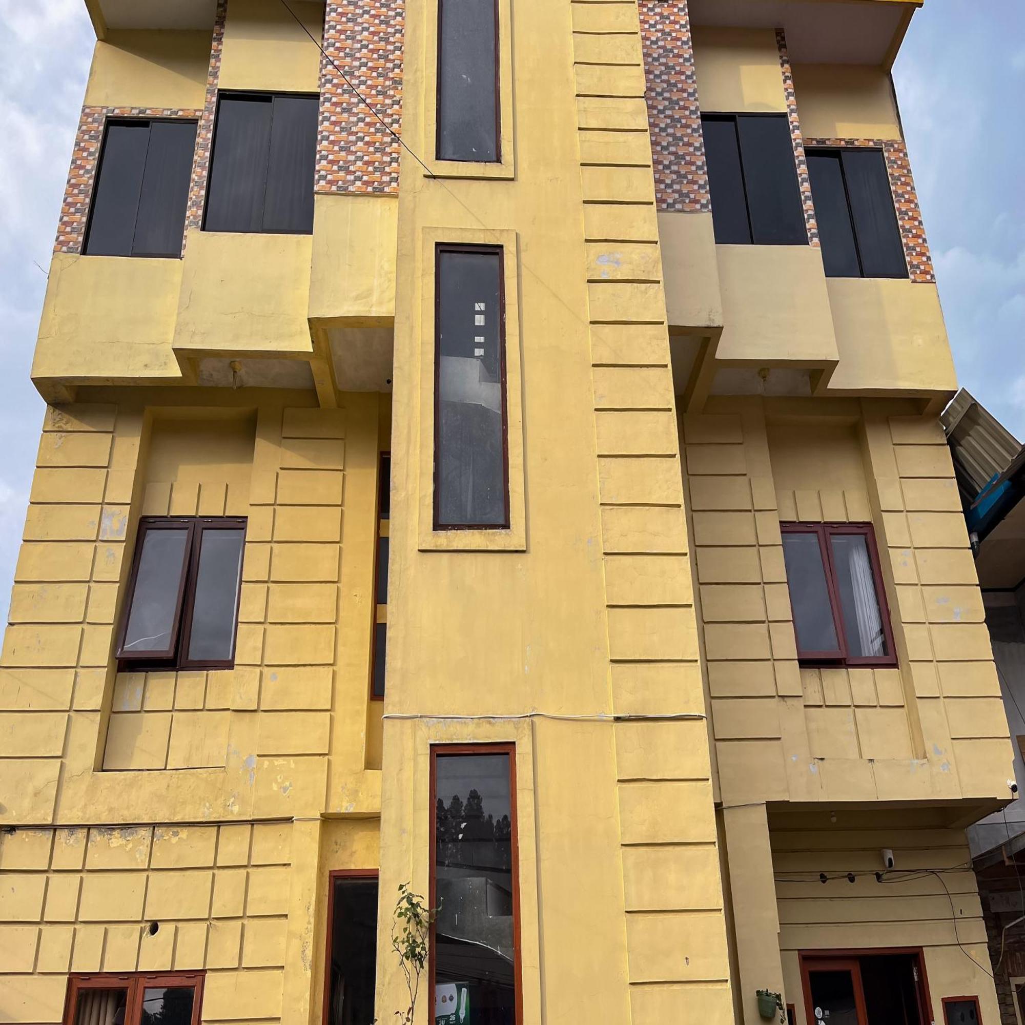 Reddoorz At Serdika Pavilion Berastagi Exterior photo