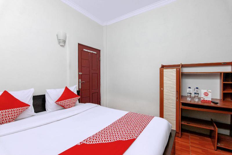Reddoorz At Serdika Pavilion Berastagi Exterior photo